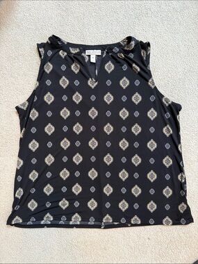 Sleeveless Black Printed Top with front v-opening
